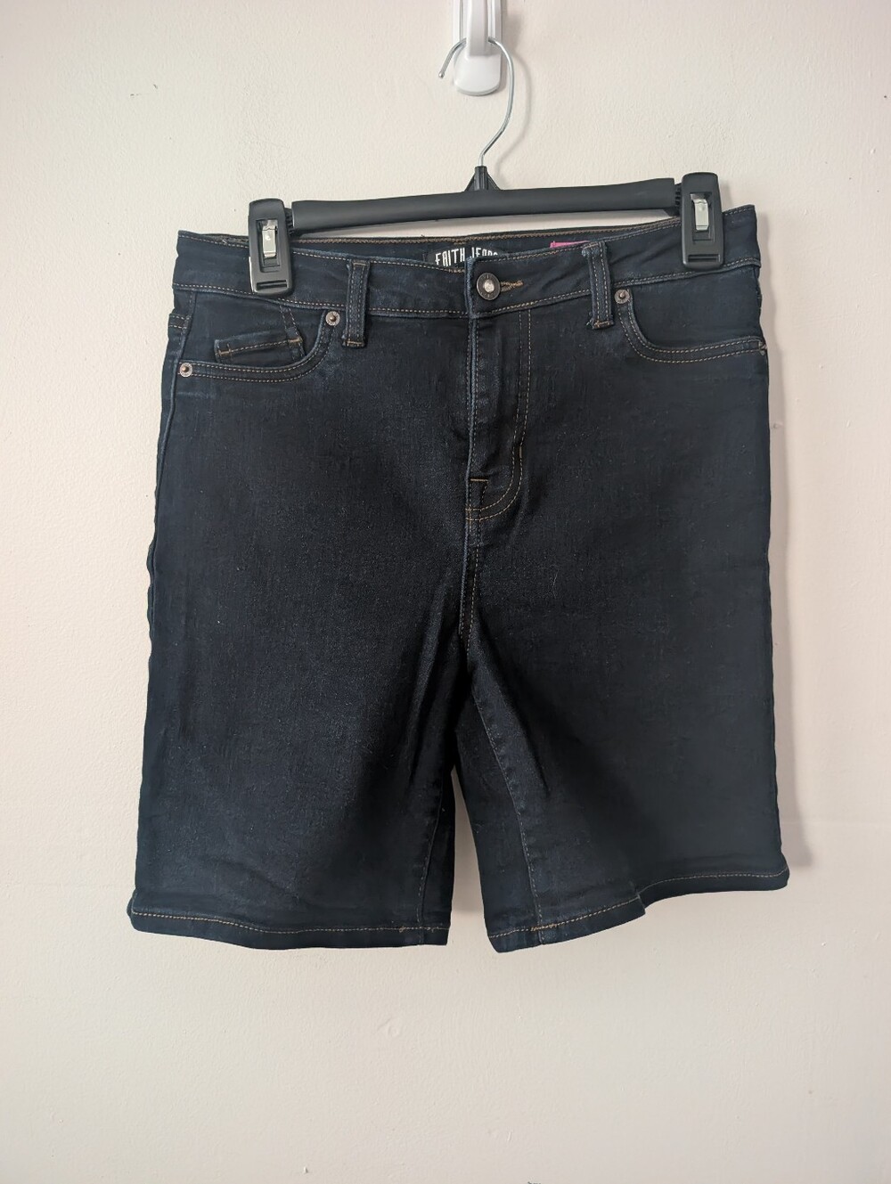 Faith Jeans Dark Wash Denim Burmuda Style Shorts 5 Inch Inseam